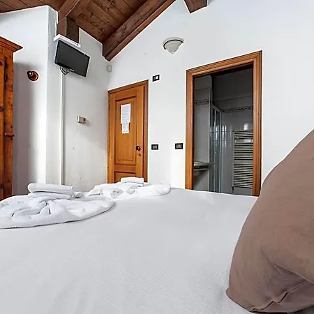 Hotel Cretaz 3*