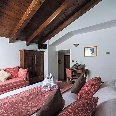 Hotel Cretaz 3*